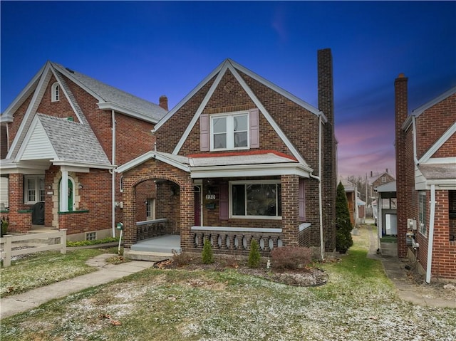 view of front of house with covered porch