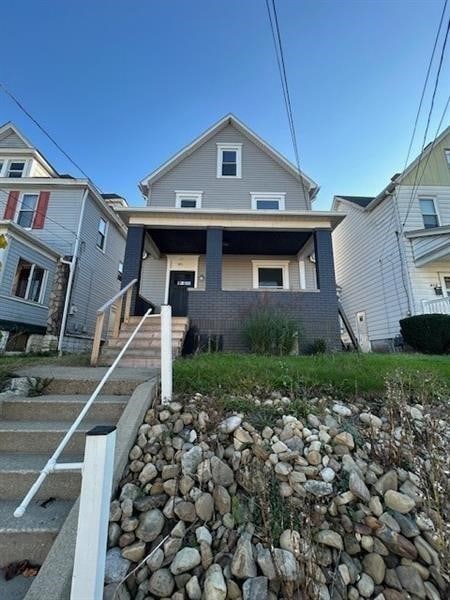 view of front of home with covered porch