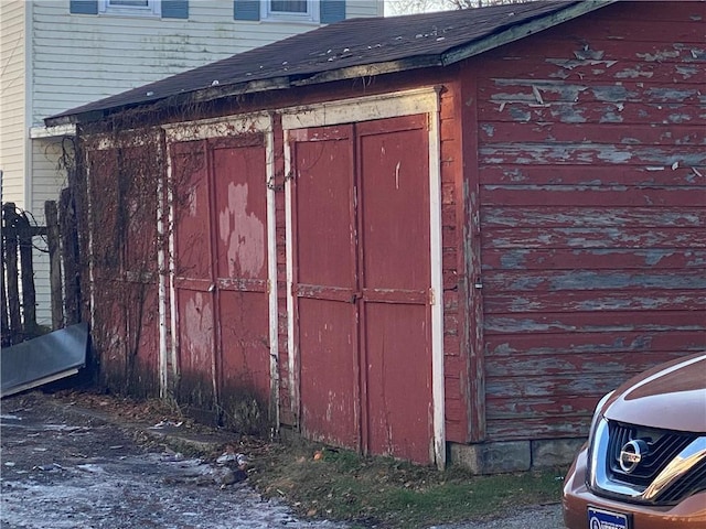 view of outbuilding