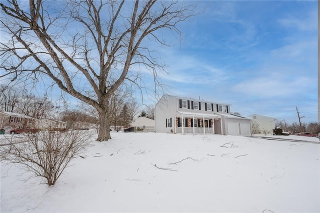 view of front facade featuring a garage