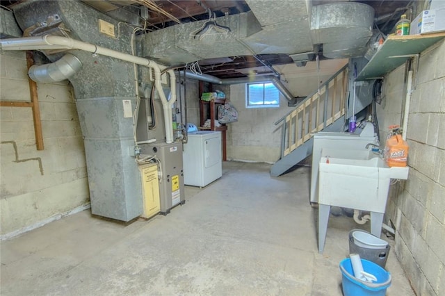 basement with washer / clothes dryer