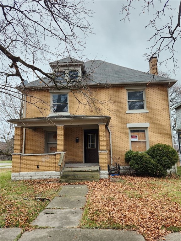 view of front of house featuring a porch