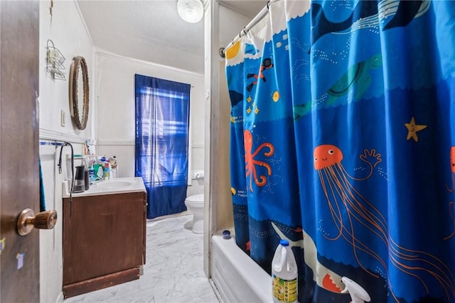 full bathroom featuring a textured ceiling, vanity, shower / bath combo, and toilet