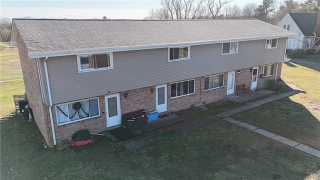 view of front of property with a front lawn