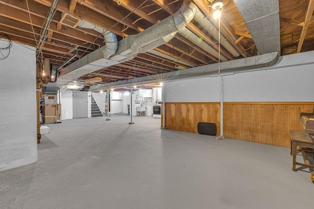 basement featuring washer / dryer