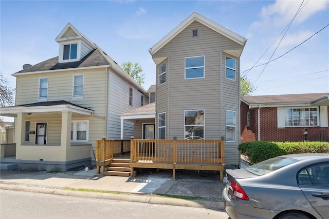 view of front of home featuring a deck