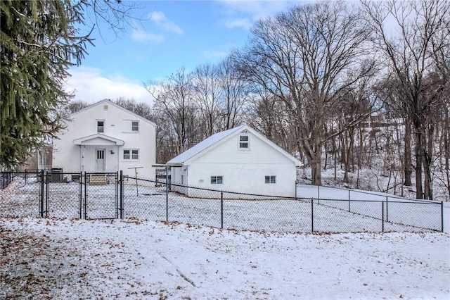 view of yard layered in snow