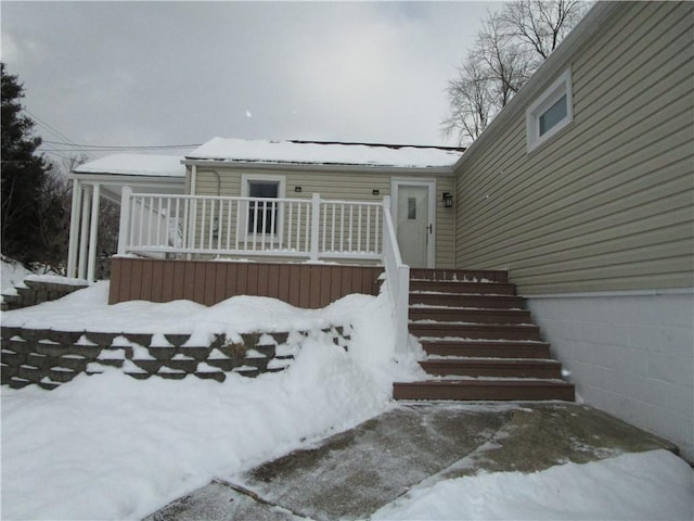 exterior space featuring a porch