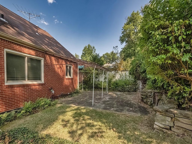 view of yard with a patio