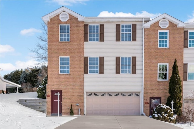 view of front facade featuring a garage