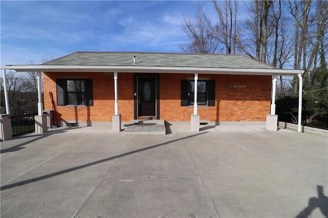 view of front of property with covered porch