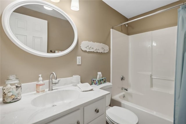 full bathroom featuring toilet, shower / bathtub combination with curtain, and vanity