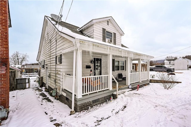 view of front of house featuring a porch