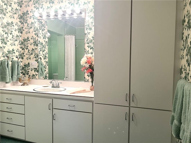 bathroom with vanity