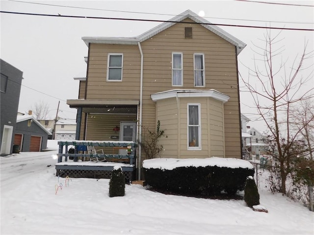 view of front of property featuring covered porch