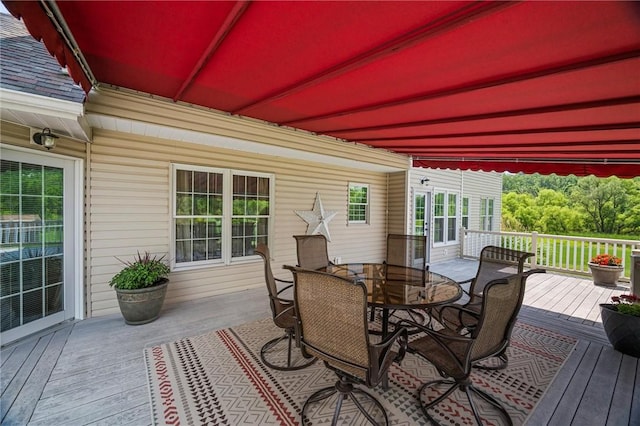1004 Deveron Ct, Jeannette, PA 15644 - wooden terrace with outdoor dining space