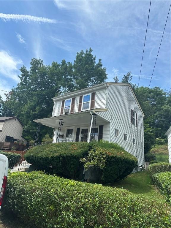 view of front of house with a porch