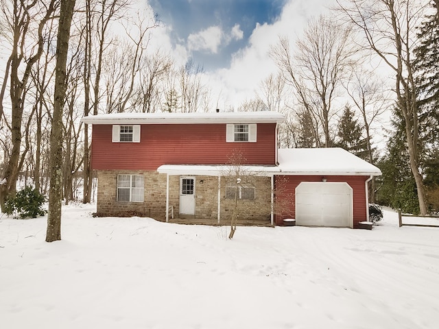 view of front facade featuring a garage