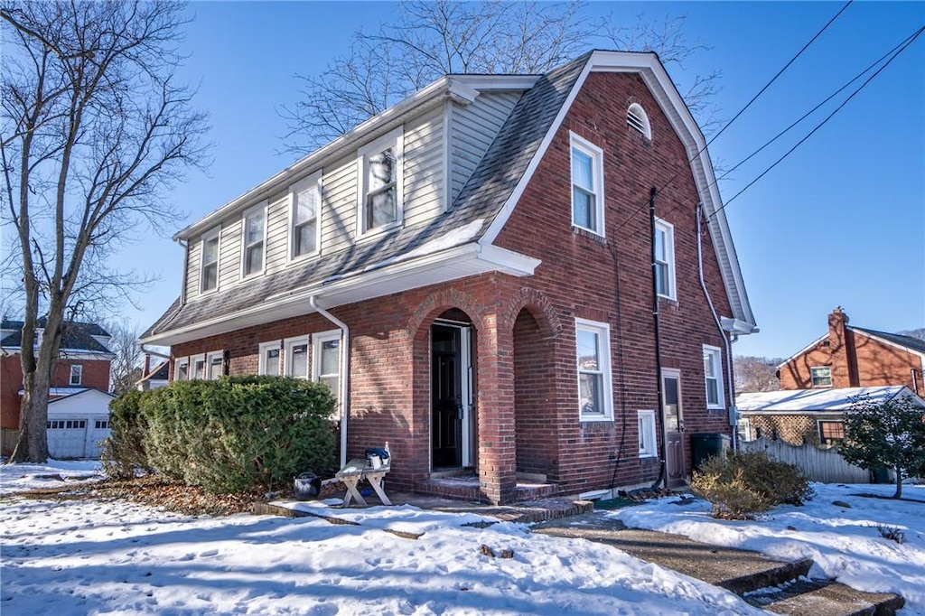 view of front of property