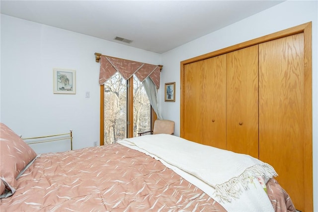 bedroom featuring a closet