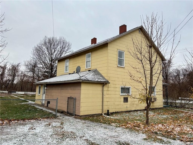 view of home's exterior