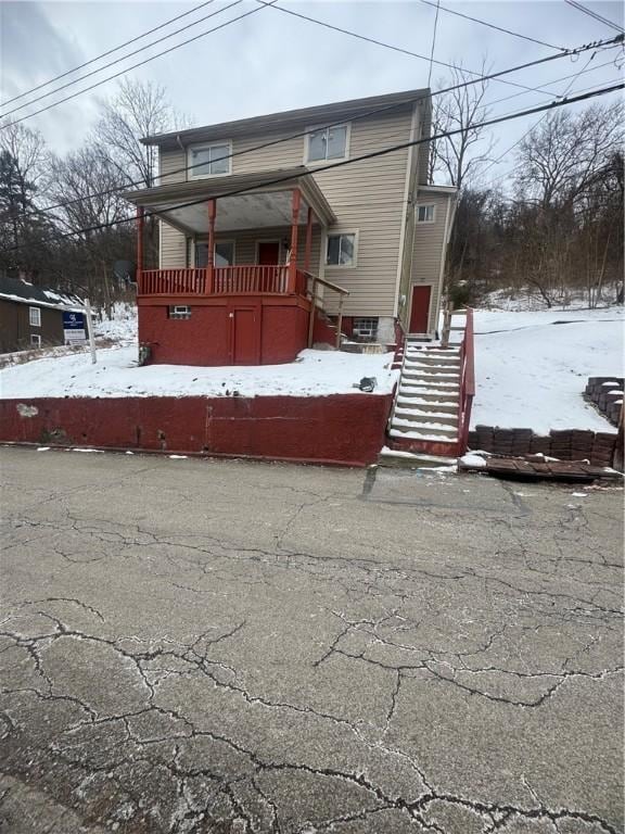 view of front of home with covered porch