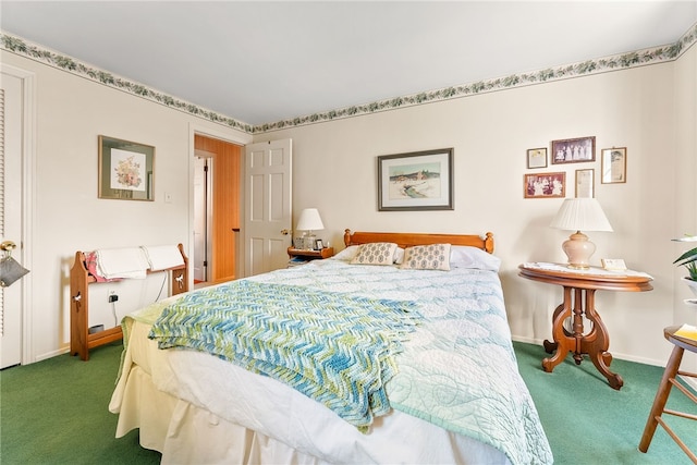 bedroom with carpet flooring