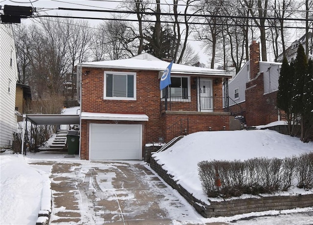 view of front facade with a garage