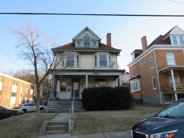 view of front of property with covered porch