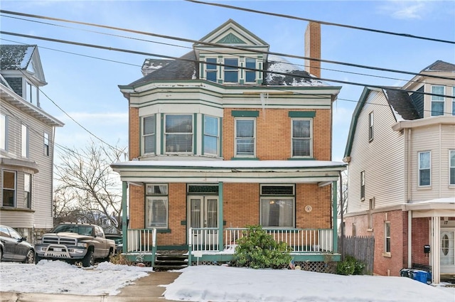 view of front of property featuring a porch