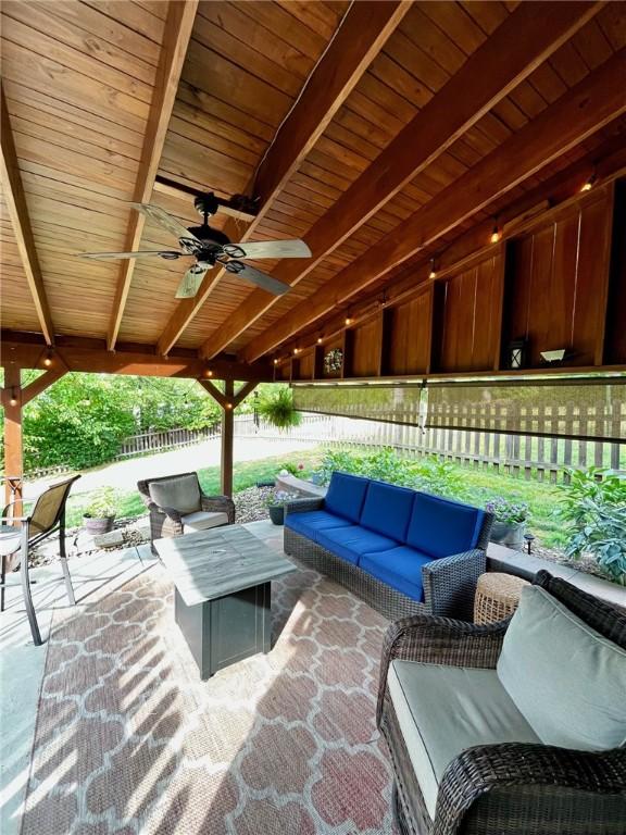 view of patio / terrace with an outdoor hangout area and ceiling fan