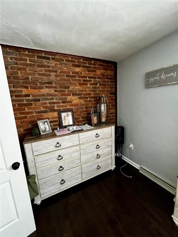 details featuring hardwood / wood-style flooring