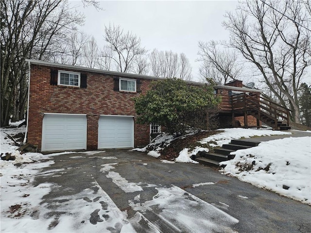 view of front facade with a garage