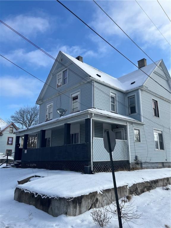 view of front facade with covered porch