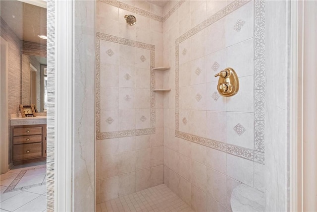 bathroom featuring tiled shower