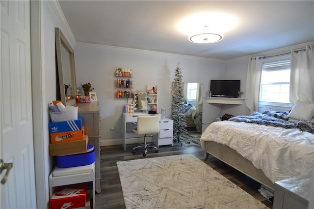 409 Himler Rd, Hempfield Twp Wml, PA 15601 - bedroom featuring wood finished floors, ornamental molding, and a desk