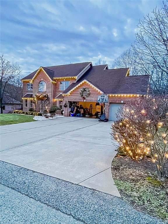 view of front facade with a garage