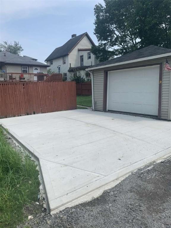 448 Baldwin Ave, Sharon, PA 16146 - detached garage with driveway