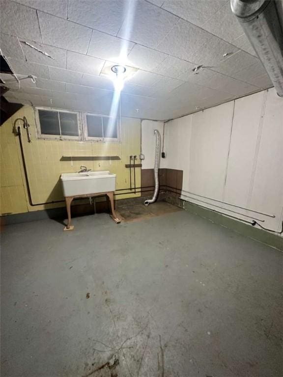 448 Baldwin Ave, Sharon, PA 16146 - below grade area with a sink