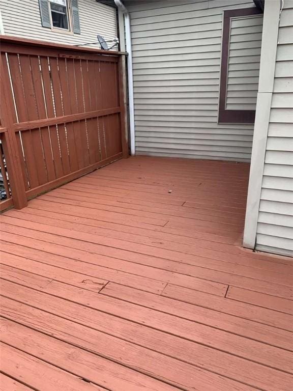 448 Baldwin Ave, Sharon, PA 16146 - view of wooden terrace