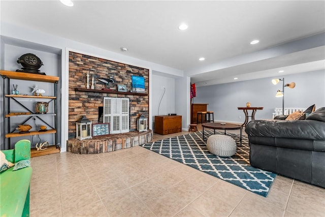 252 Latonka Dr, Jackson Twp Mer, PA 16137 - tiled living room with recessed lighting