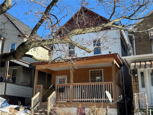 view of front of home featuring a porch