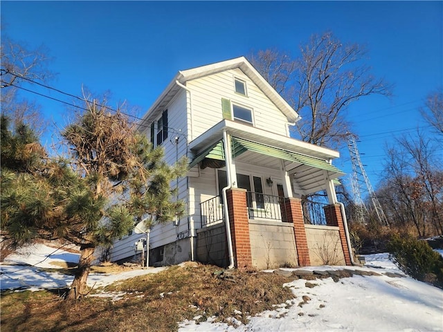 view of front of home featuring covered porch