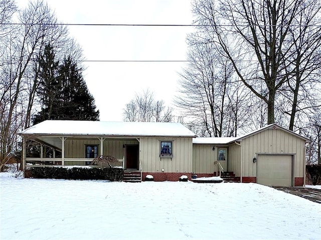 view of front of property featuring a garage