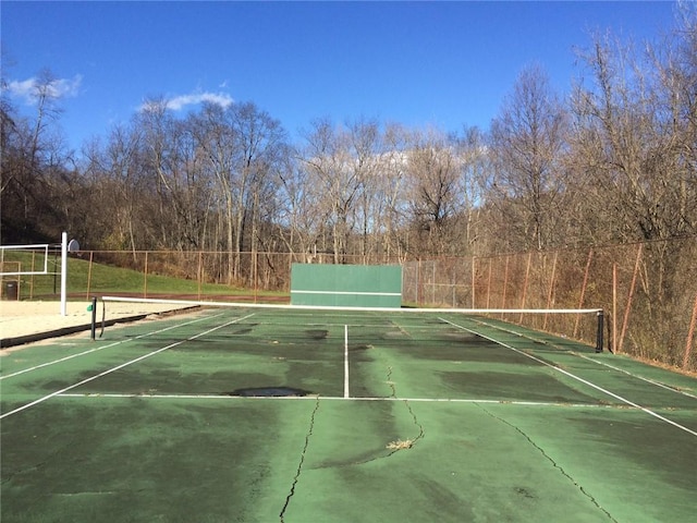 view of sport court featuring volleyball court