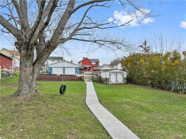 view of yard featuring a storage shed