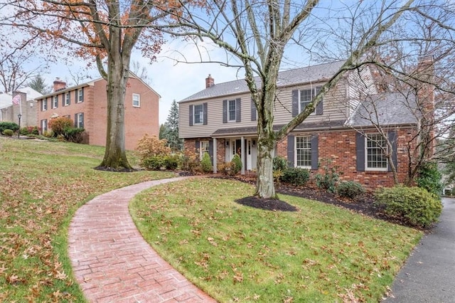 view of front of property with a front yard