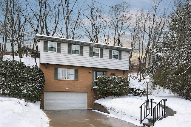 view of front facade with a garage