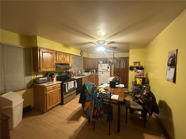 kitchen with light wood-type flooring, electric range, black dishwasher, white fridge, and ceiling fan