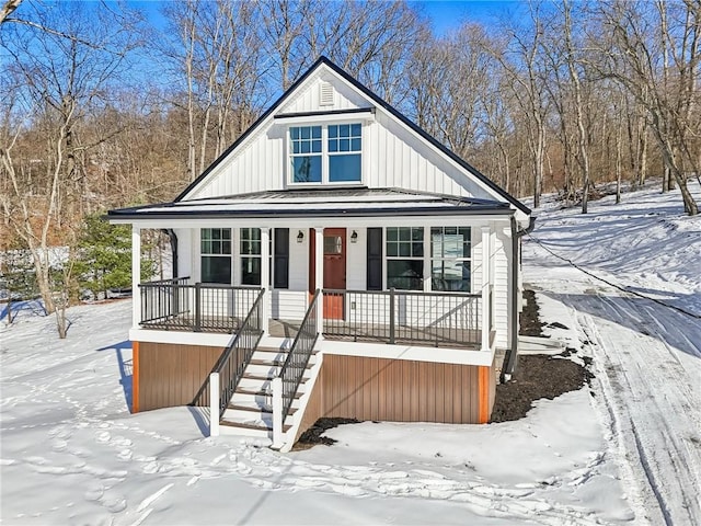 view of front of house featuring a porch